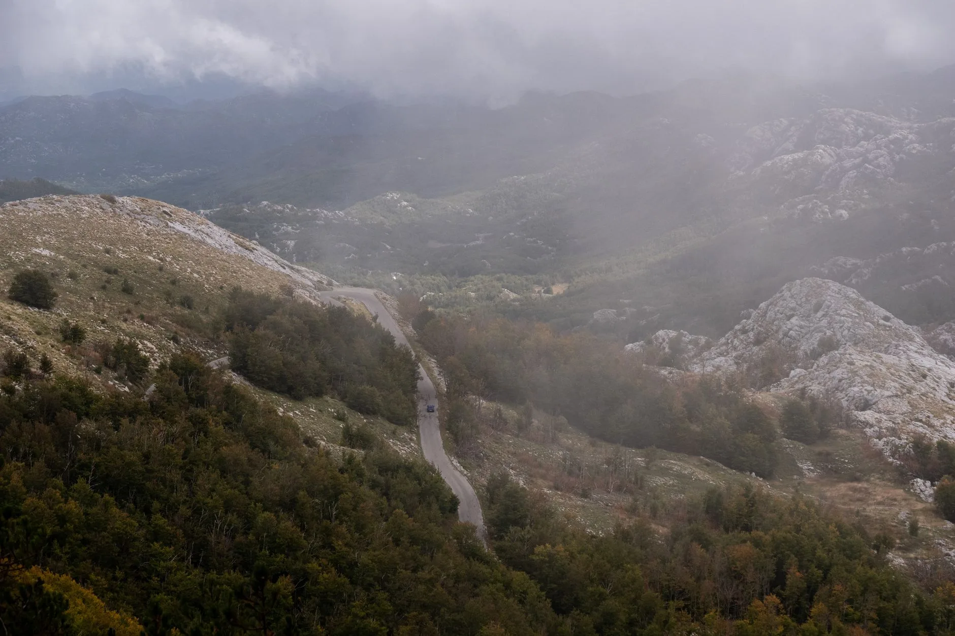 Chaleur, hydratation et routes de montagne